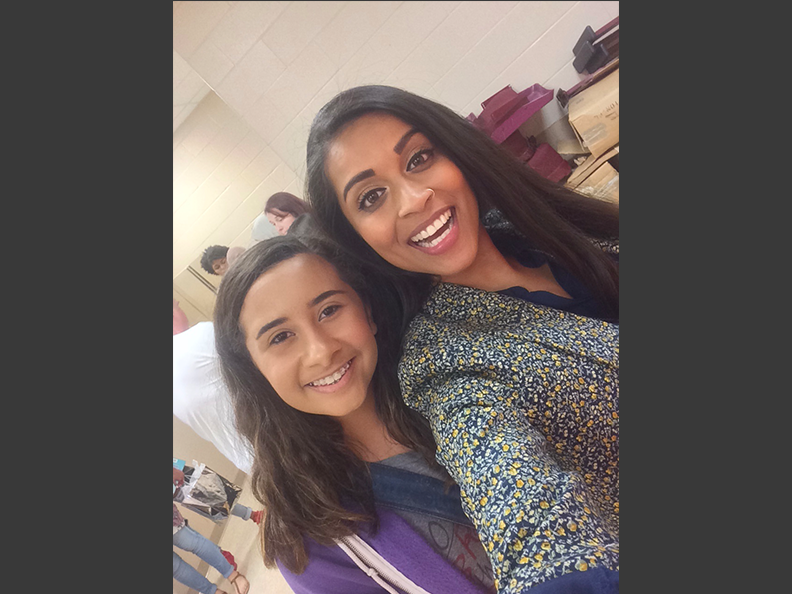 Reporter+Isabel+Fain+takes+a+selfie+with+Lilly+Singh