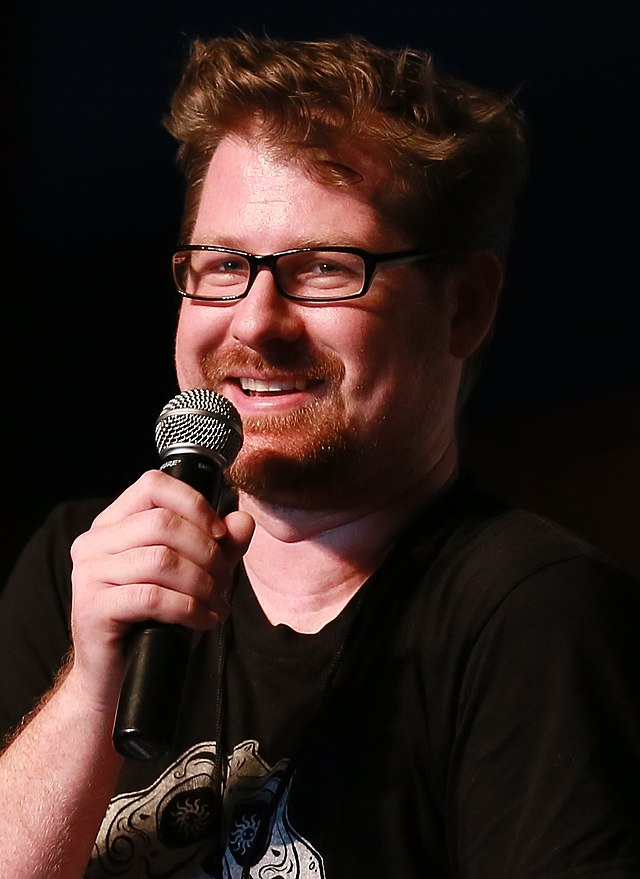 Justin+Roiland+at+the+Raleigh+Supercon+in+2017+where+he+speaks+to+the+crowd+taken+by+Super+Festivals+via+CC2.0
