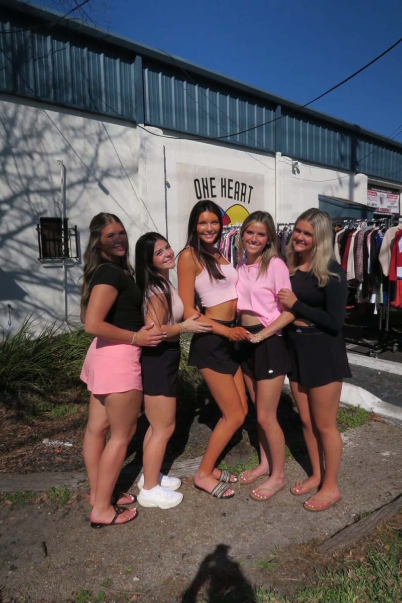 Kate Spickard, Sohpie Russo, Sydney Von Ancken, Macy Smolik, and Sarah Walsh at the first Kindness Club service project. 